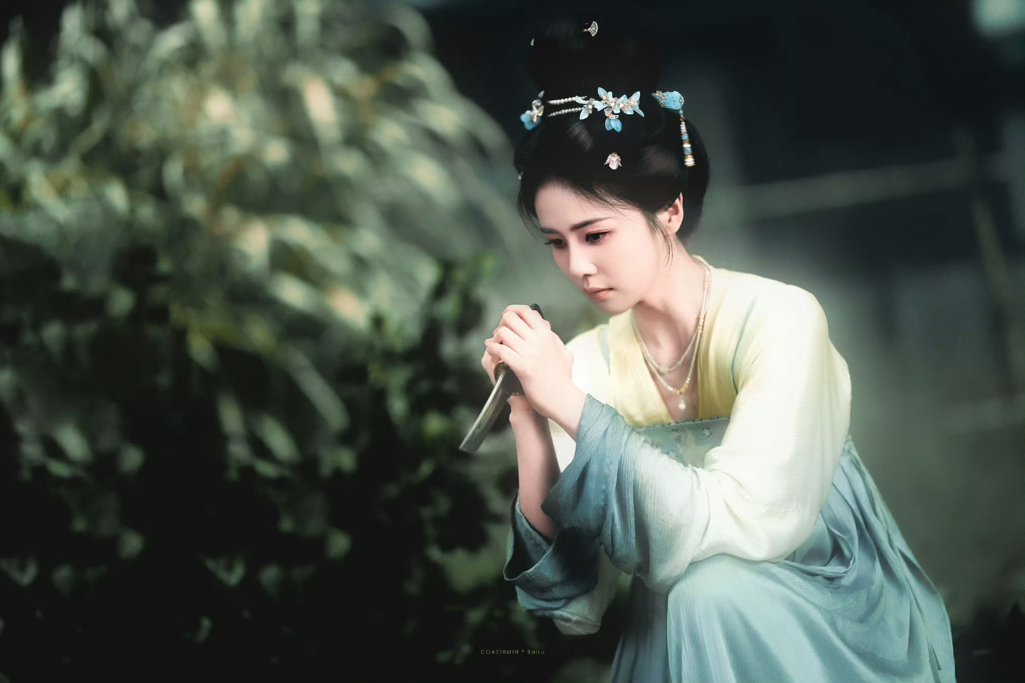 思念是夜夜倾斜的茉莉香白鹿