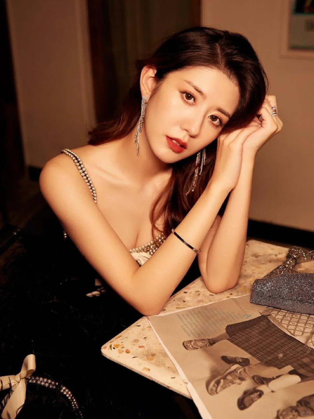 TVB小花陈嘉慧晒写真，已为人母多了一份成熟