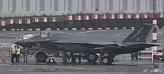 【英国F-35B滞留印度：一场