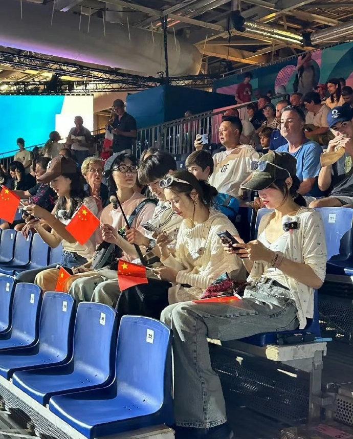 花少六不是在自拍就是在p图的路上，就是蹭奥运热度的 ​​​