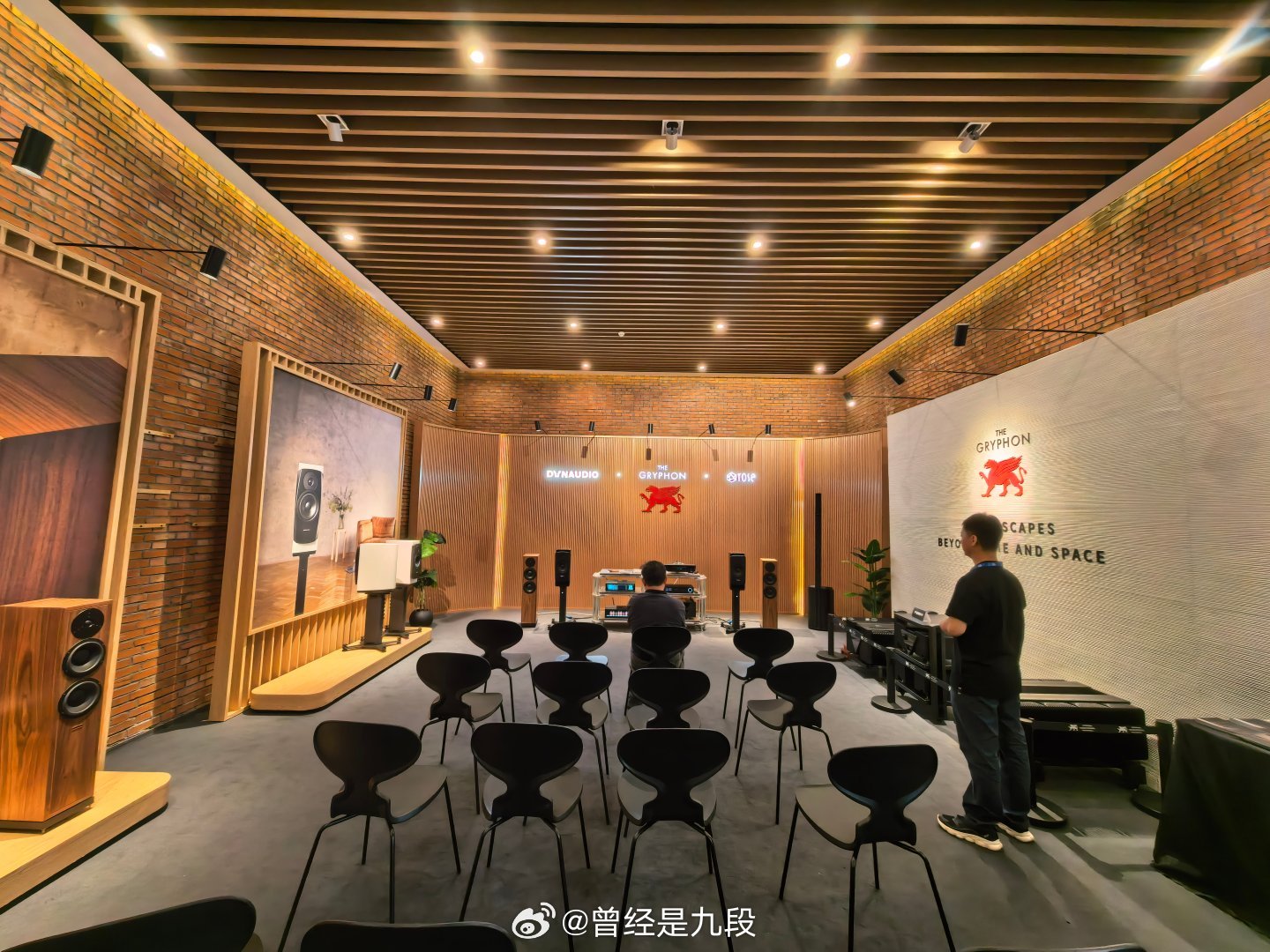 2025北京国际音响展 本次展会第一个吸引我坐下来认真听的房间。贵丰一套推单拿的