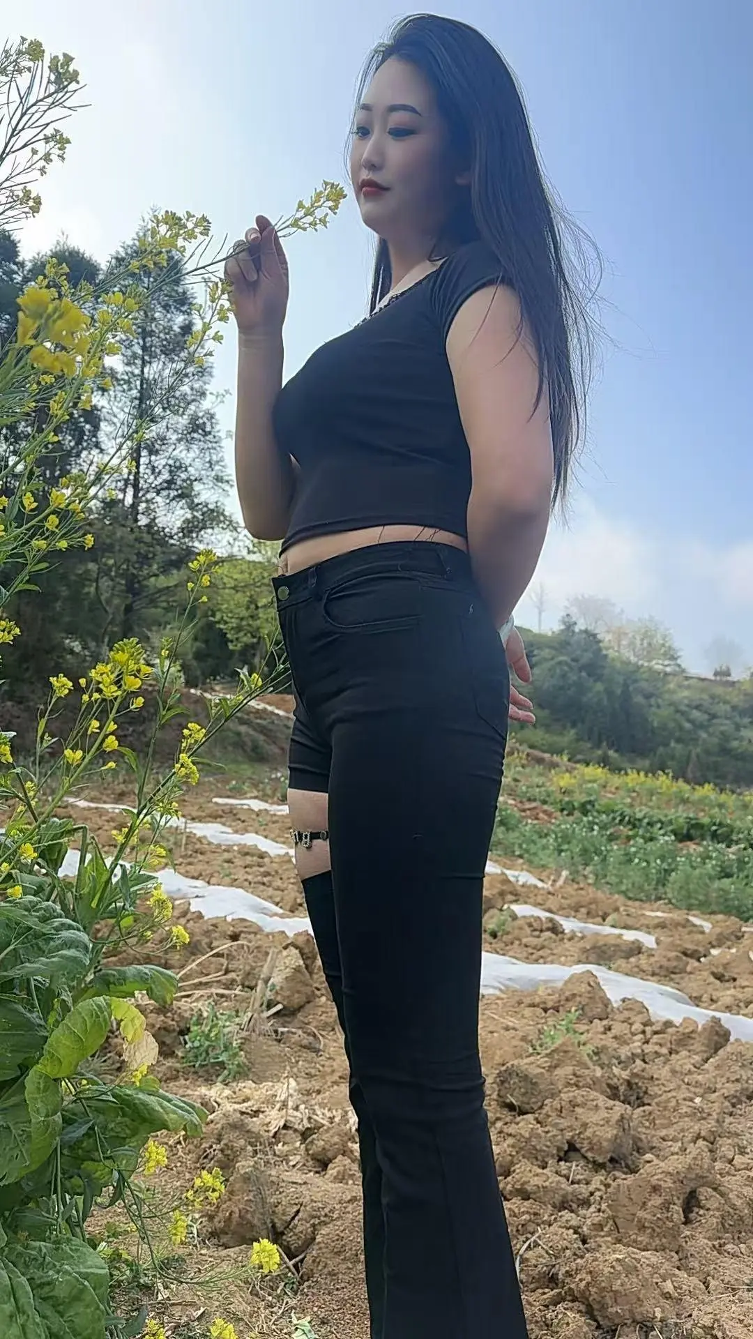 离婚的女人 微胖女生 户外