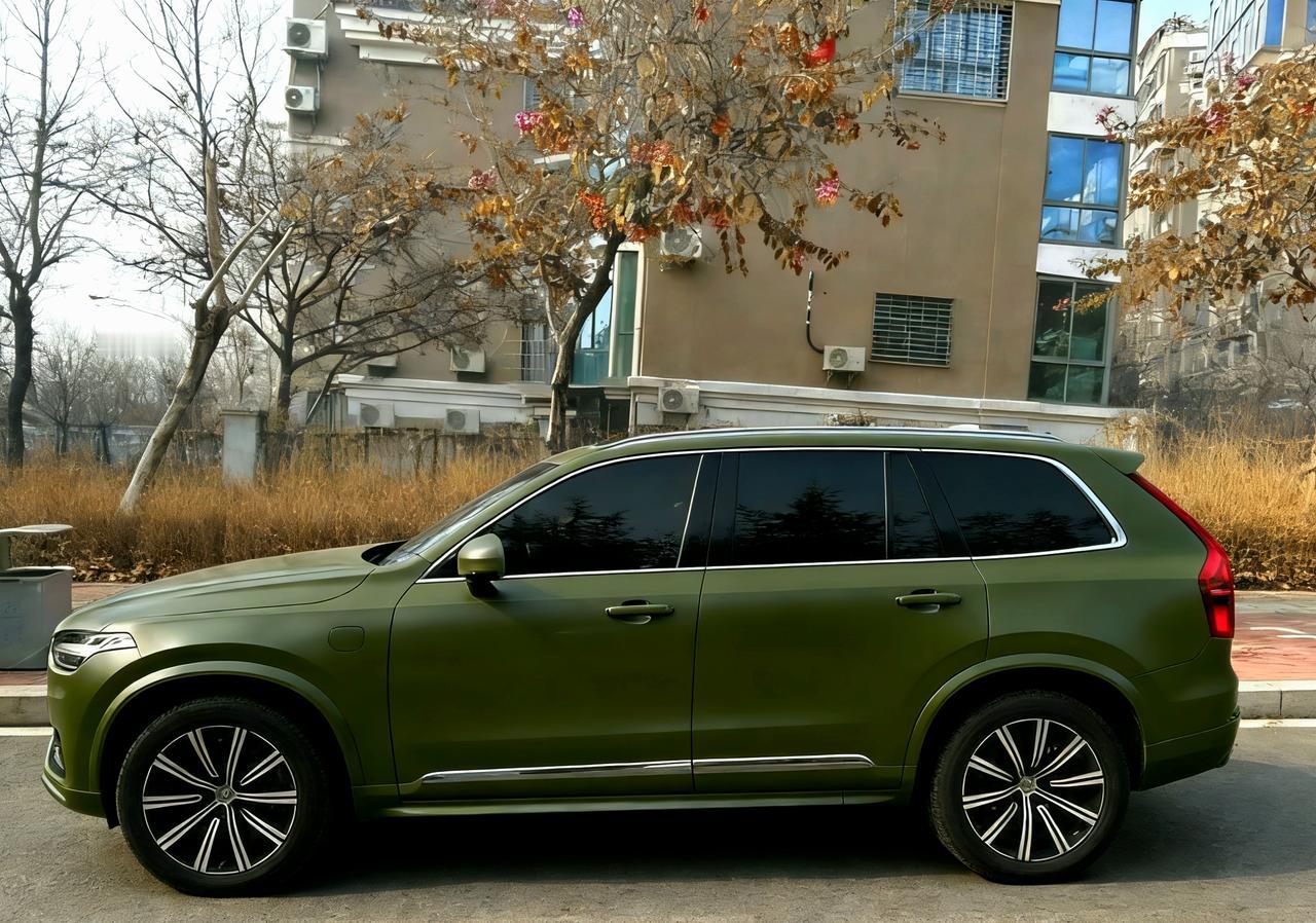 这个颜色可以说是相当的漂亮，也相当的有意思，可以提供给网友们做改装建议。大家有需