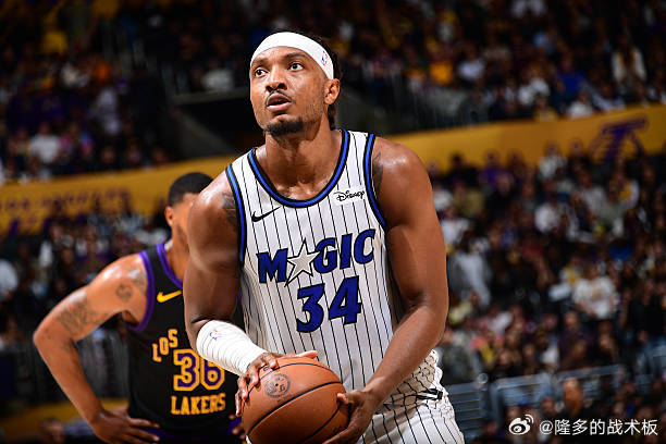 小温德尔-卡特（左肋轻度挫伤）也升级为可以出战。上次对阵湖人得到20分11板，打