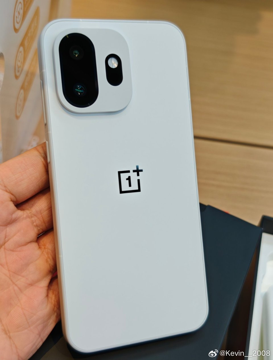 一加15T白色版本，大家觉得好看吗？ 