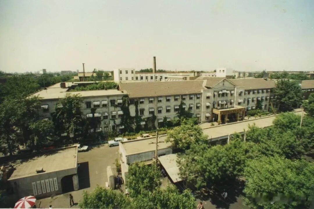 天津市第三中心医院（天津大学中心医院）
建于1957年，是一所集医疗、教学、科研