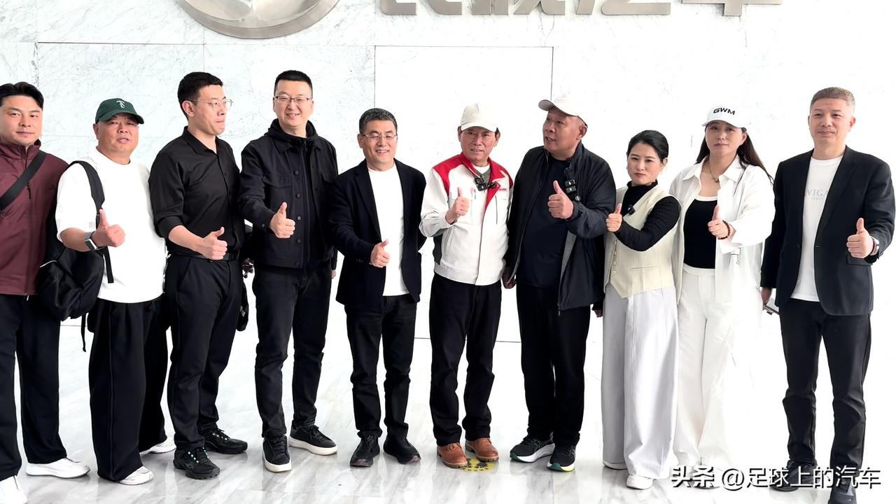 于东来和魏建军会面，到底是精心策划，还是无心插柳？

说蓄谋已久吧，直播毫无预兆