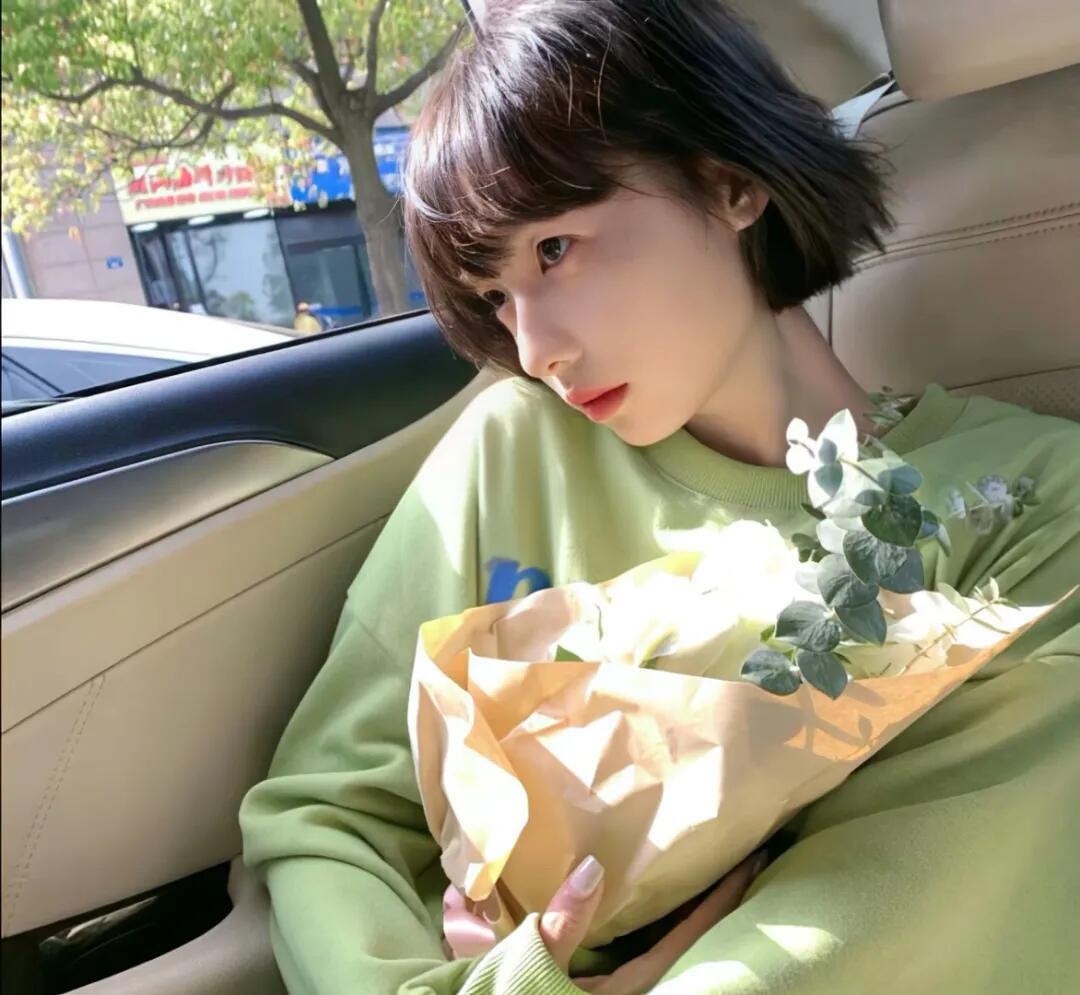 𝗪𝗲𝗰𝗵𝗮𝘁生命力女生头像🌿🍃 