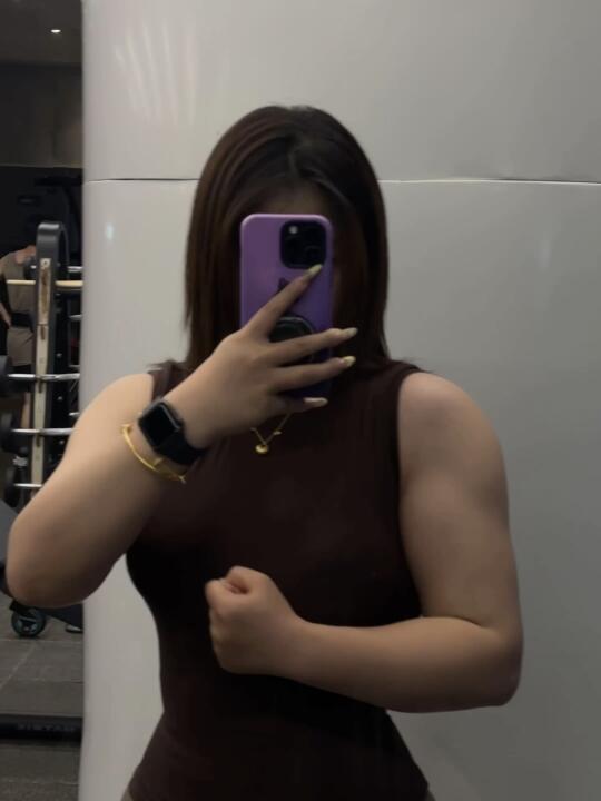 肩膀大了一点点🤏