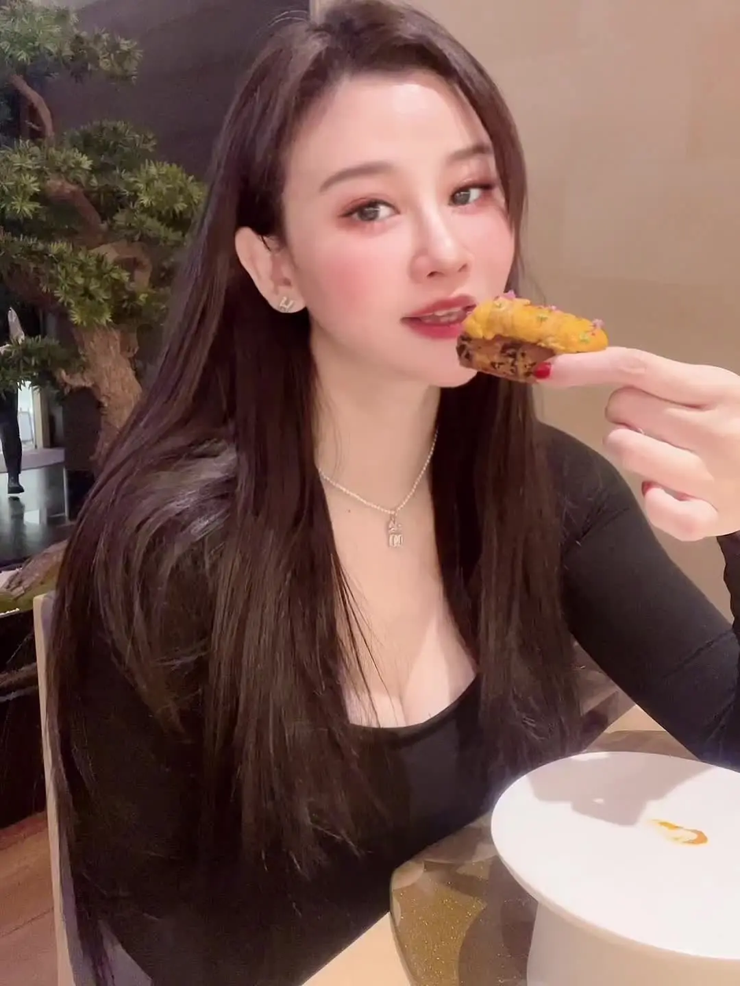 吃点美食就开心🥰