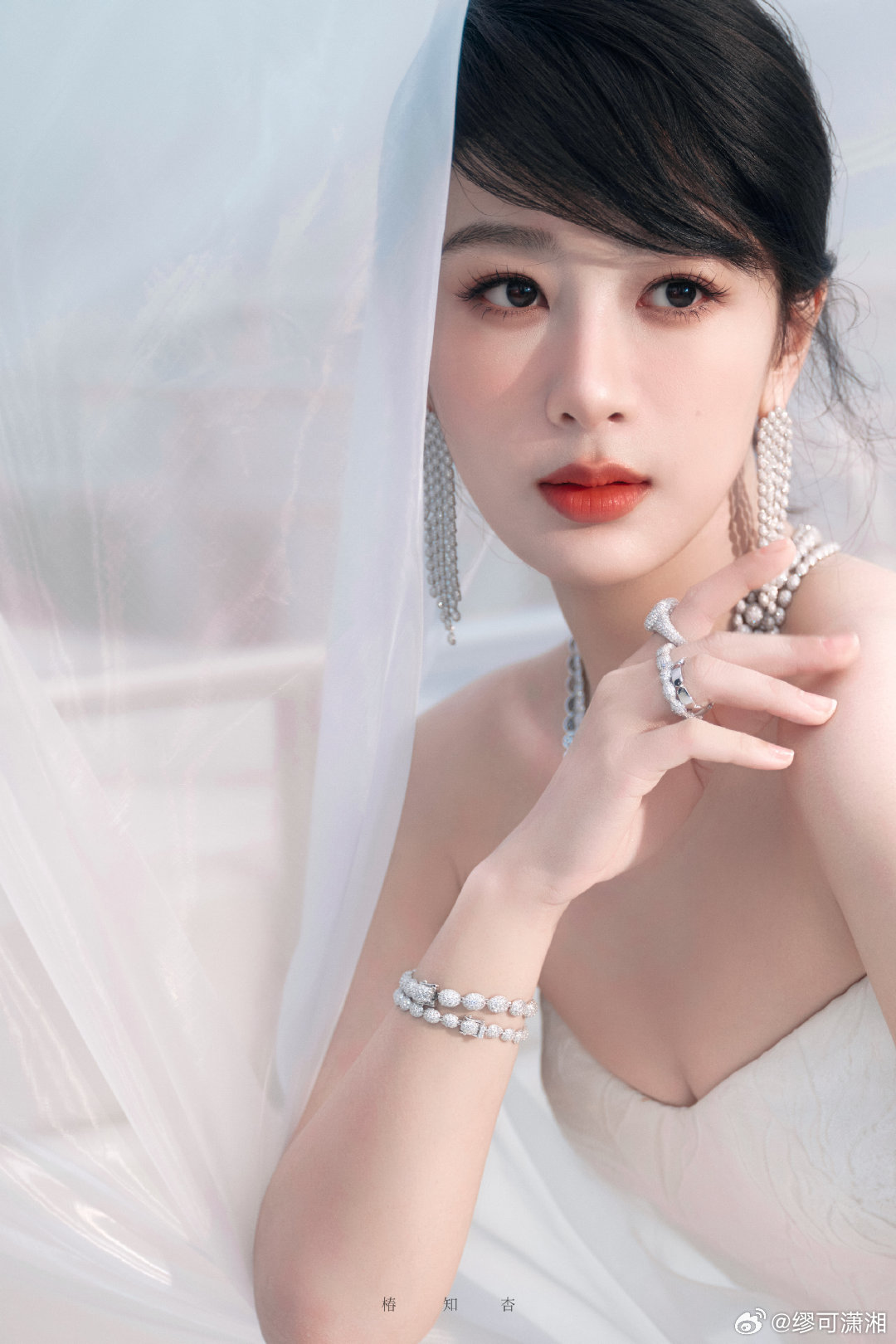 迪丽热巴杨紫的商业价值热巴杨紫能赚到钱是当下最重要的对内深耕剧集打磨扛剧实力，对