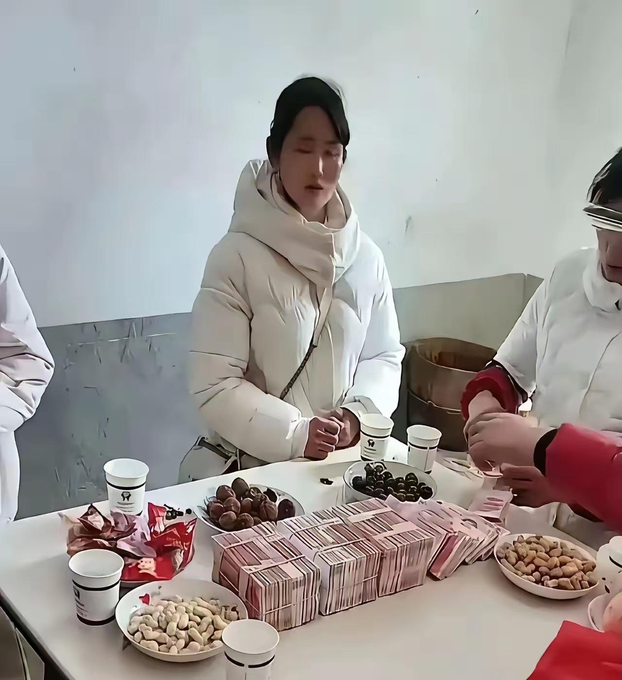 彩礼都备好，准备订婚了，走了就对了，不然后面还有上交工资卡（含父母的），给弟弟买