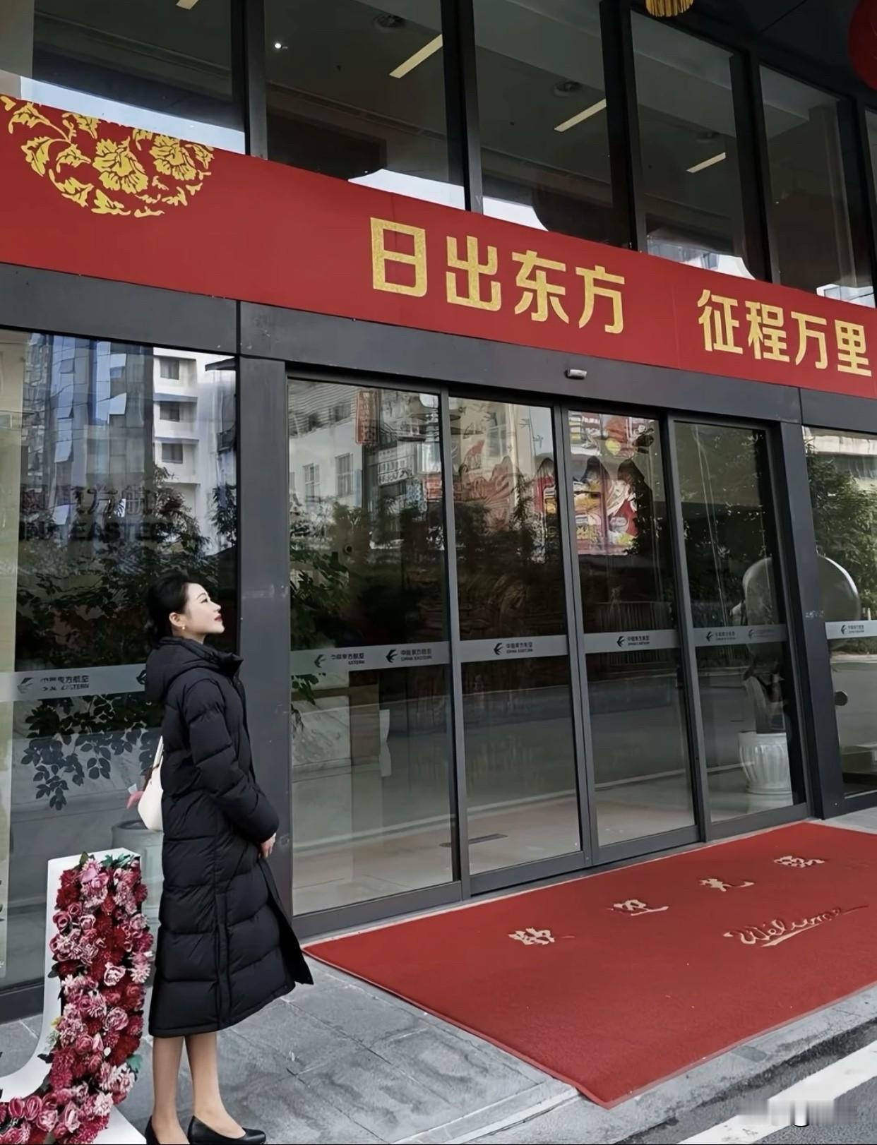 什么的女人,更有魅力?她不盲目跟潮流，有独特风格和态度，辨识度超高，让人一眼难忘