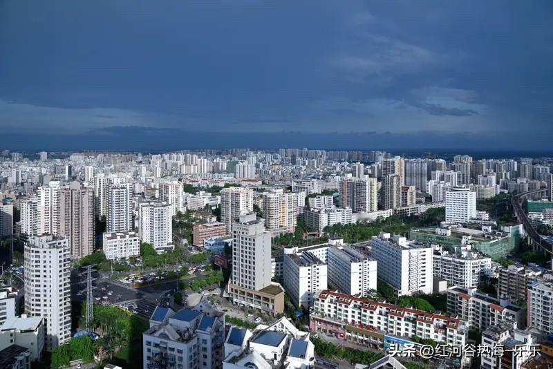 海口楼市小阳春能有现在这个表现是真不容易了。
海口楼市现在待售二手房增加的那么多