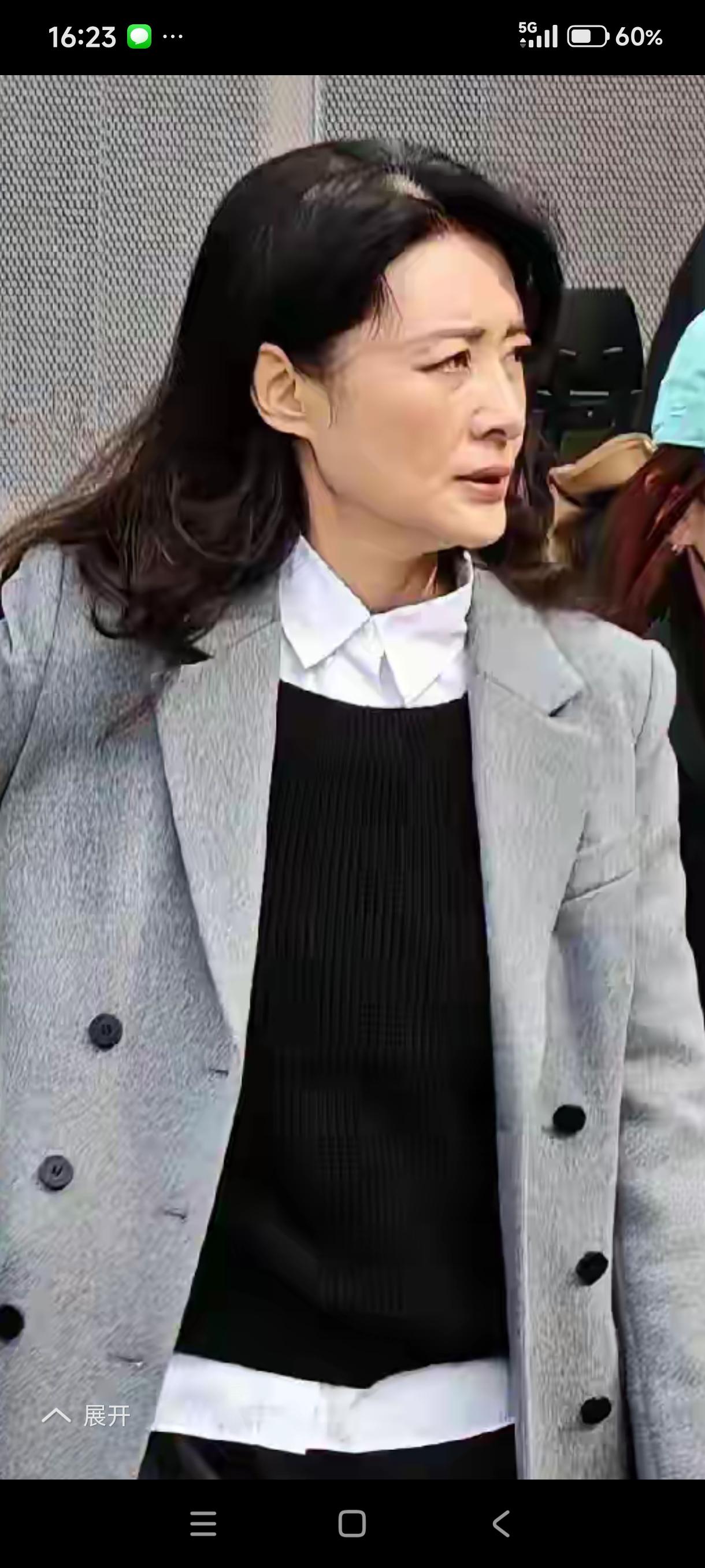 这还是那个曾经站在央视春晚大舞台上的周涛吗？