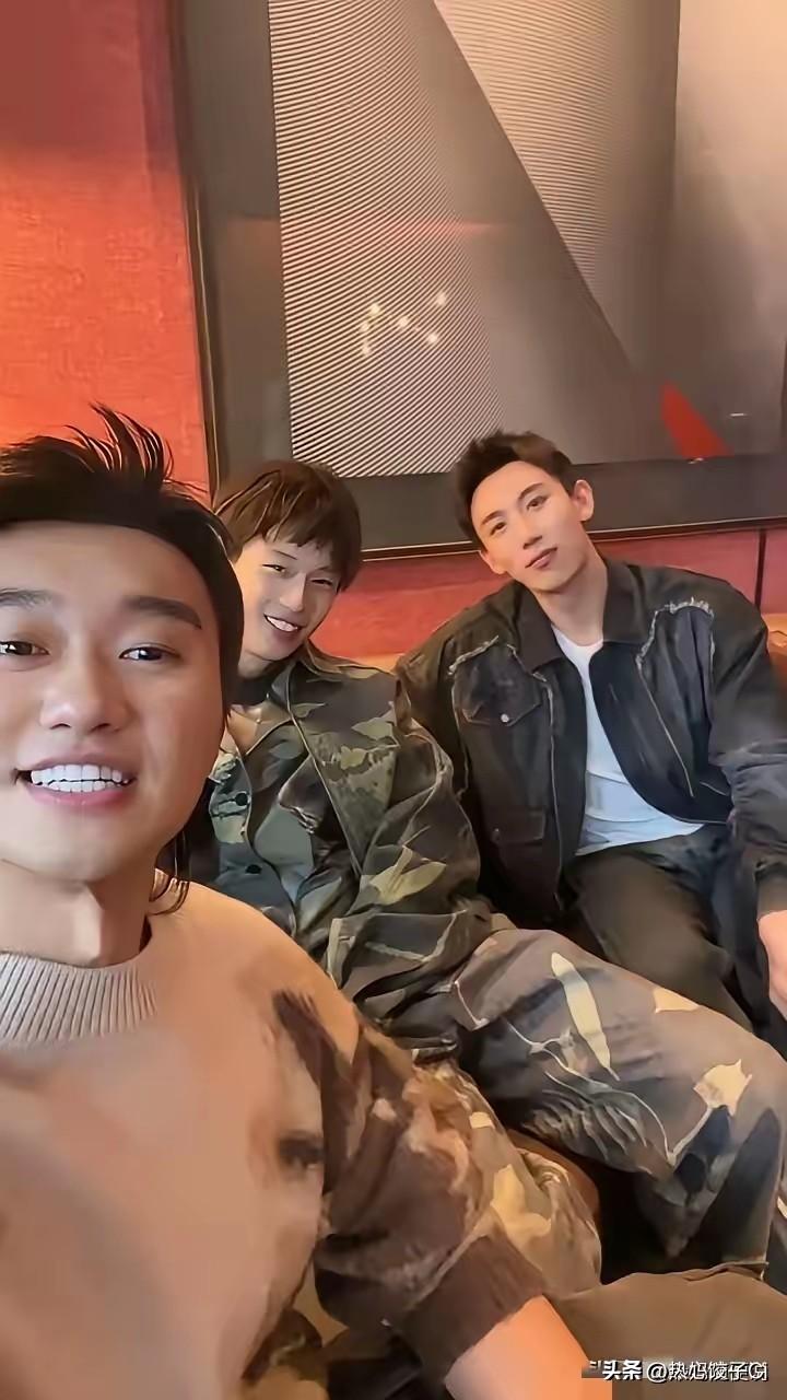 赵之豪说，今天很高兴，和高远，靖淇一起，看了一场时装秀。三人见面很开心，三位都是