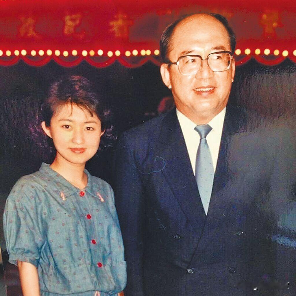 郝龙斌、卢秀燕同日晒出与吴伯雄合照，他的企图心出来了！
郝龙斌最近频频拜会王金平