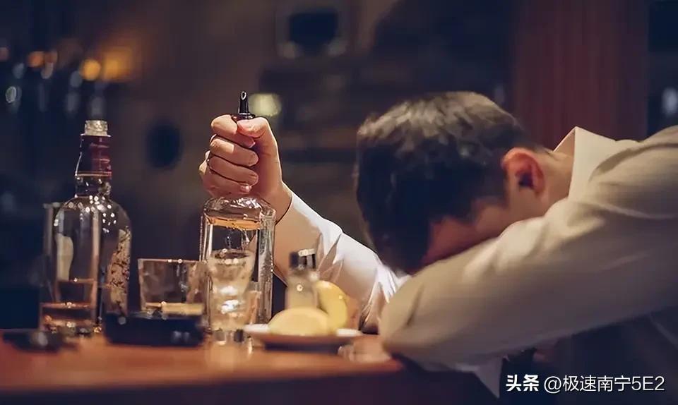 记住，过量食用免费食物，对身体并无好处。
我们一起外出试车，单位买了各种罐头、香