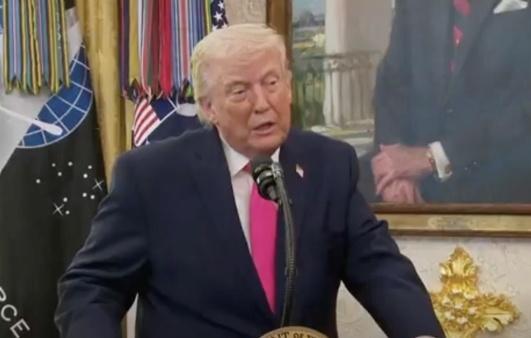 来消息了！
3月25日，特朗普突然亲口承认，前几天在科威特被击落的3架美军F-1