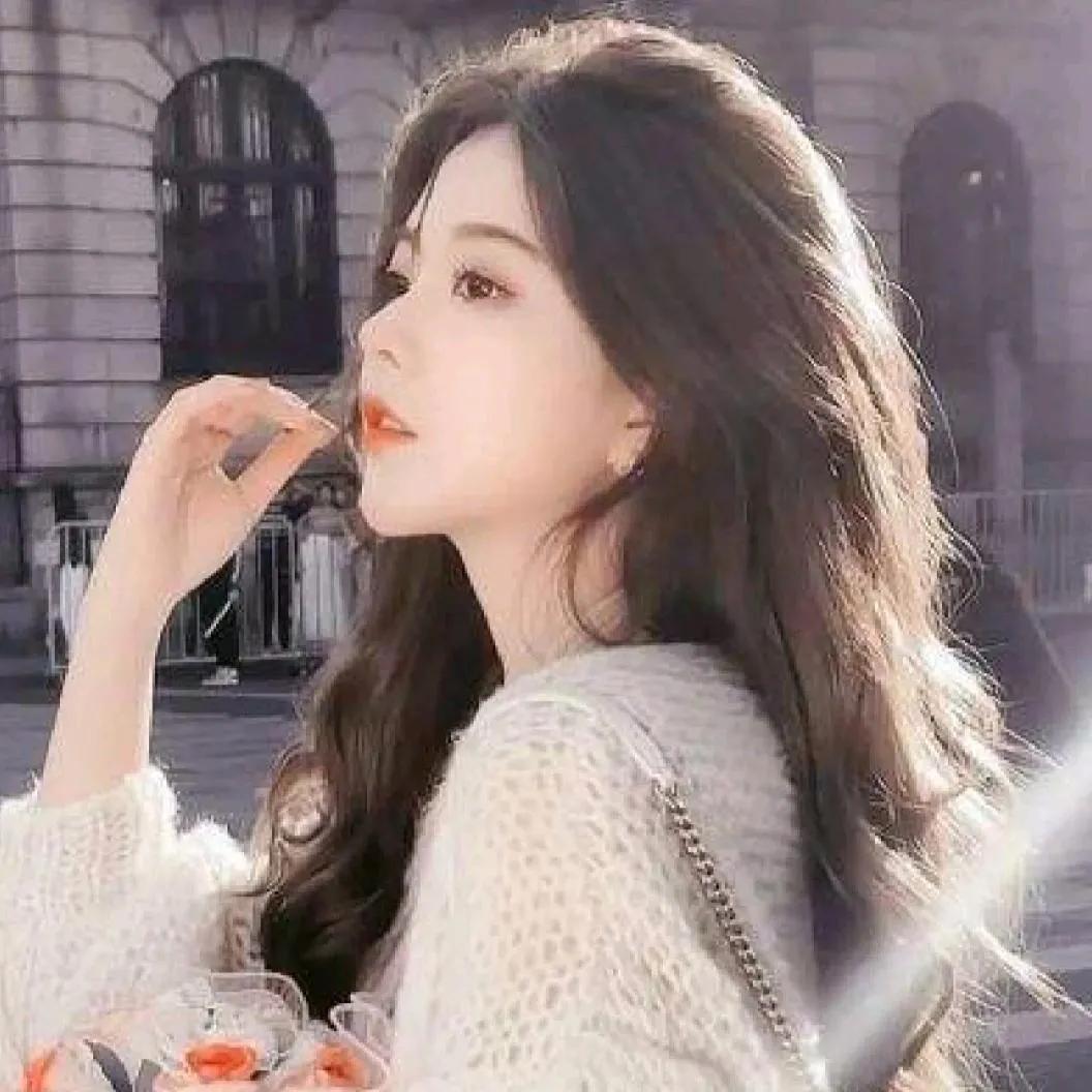 冬日暖阳下，优雅品茶，静享美好时光。秋日喝茶仪式感 秋日茶生活 品茶照 生活品茶