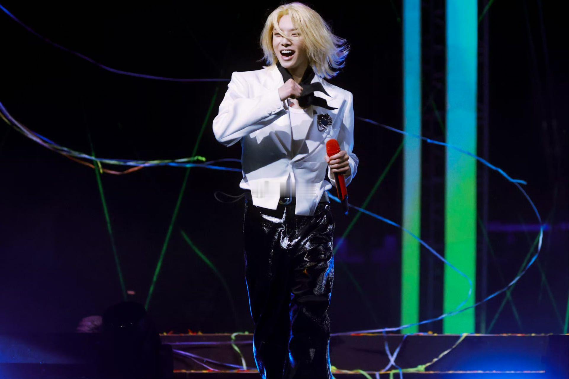 华晨宇抢票1人VS95万人不要以为场次多就好抢票，华晨宇南京乐园2.0七场全开，