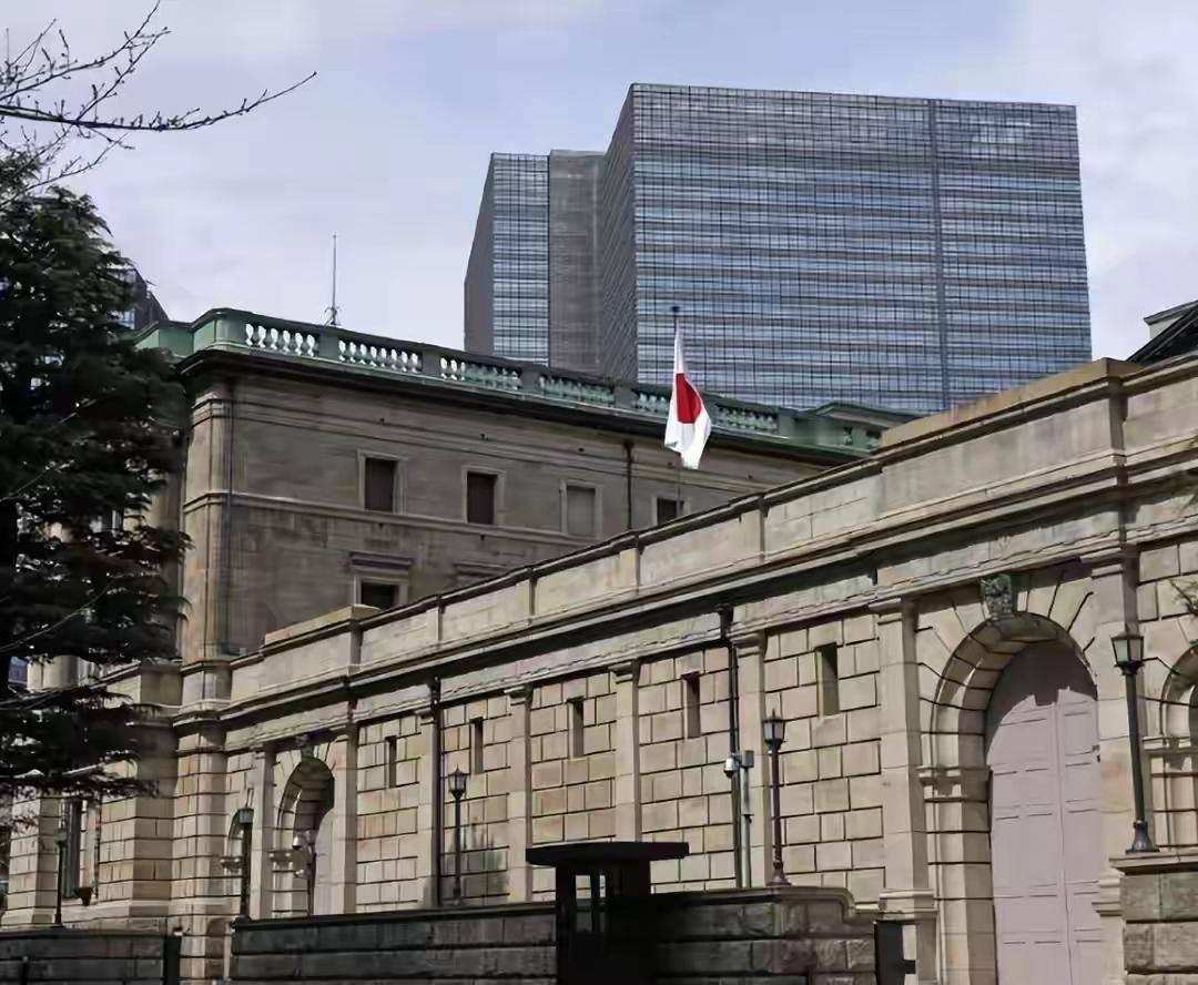 日本在冲绳部署“天眼”，这司马昭之心路人皆知。据央视报道，日本防卫省和冲绳北大东