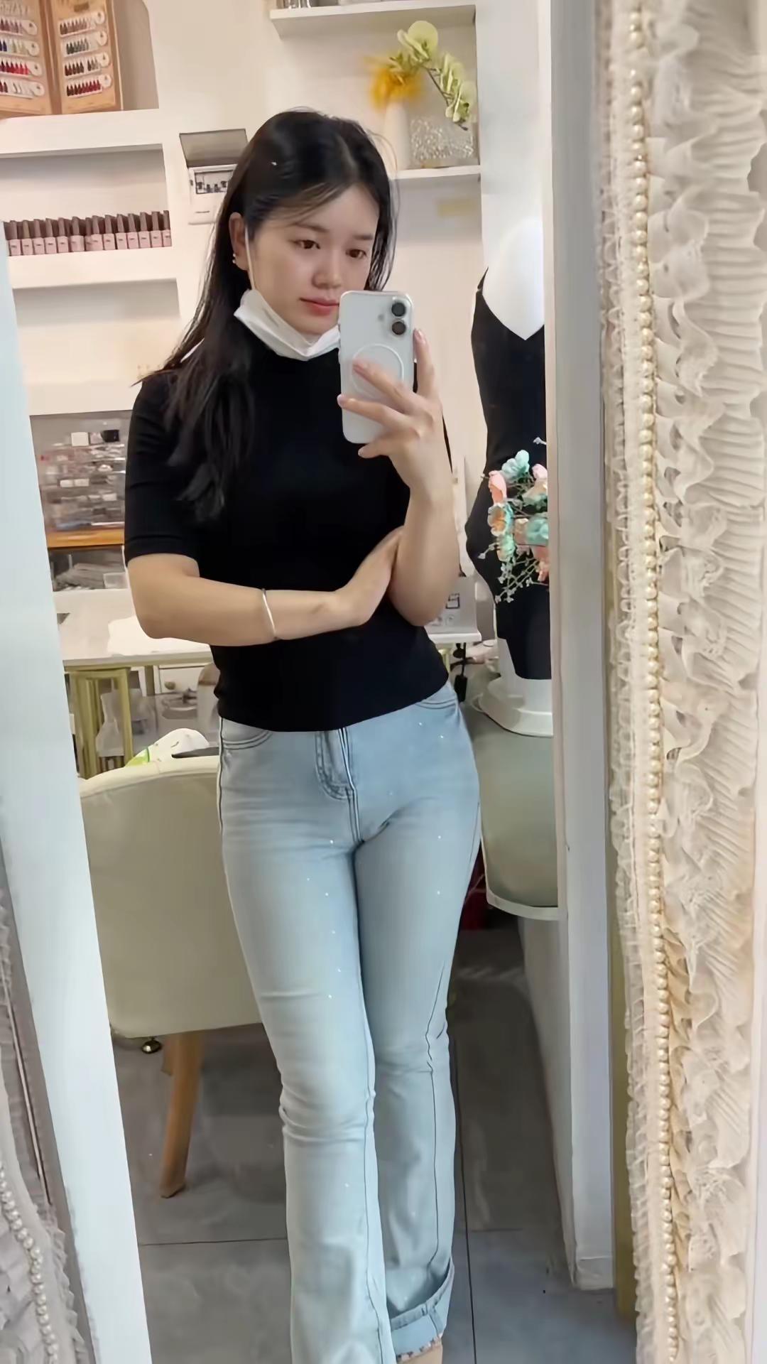 今天穿搭是否在你的审美里 牛仔裤yyds 紧身牛仔裤