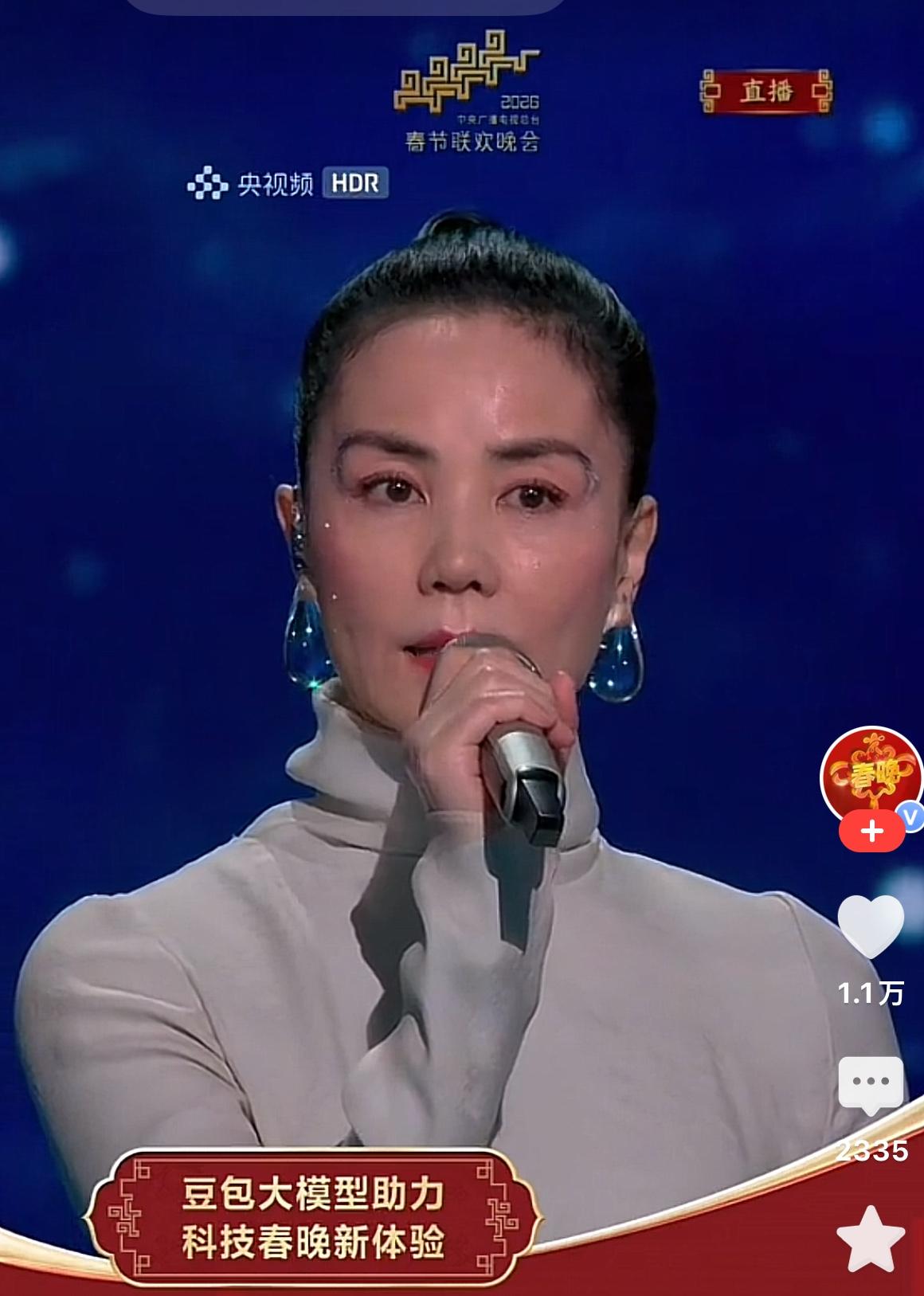 再就是年龄摆在那儿，让我心中无人超越的清纯天后在昨晚彻底崩塌，只能说今后遇有这种