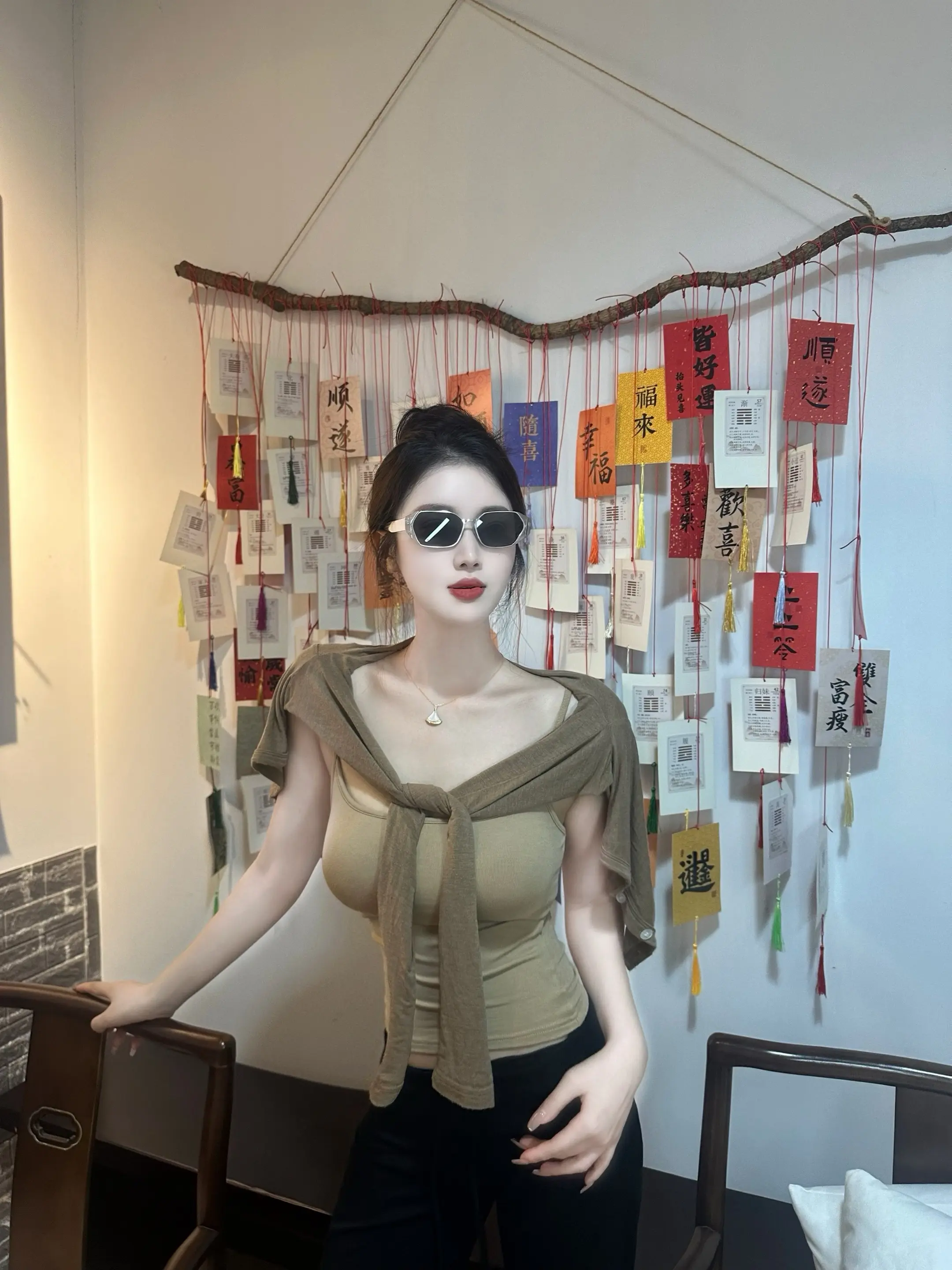 祝我们都成为很会赚钱并且超级漂亮和自信的女人