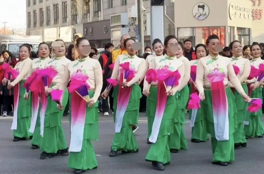 美丽的风景在路上  诱人的风景在心里
上下5千年  人故风景在