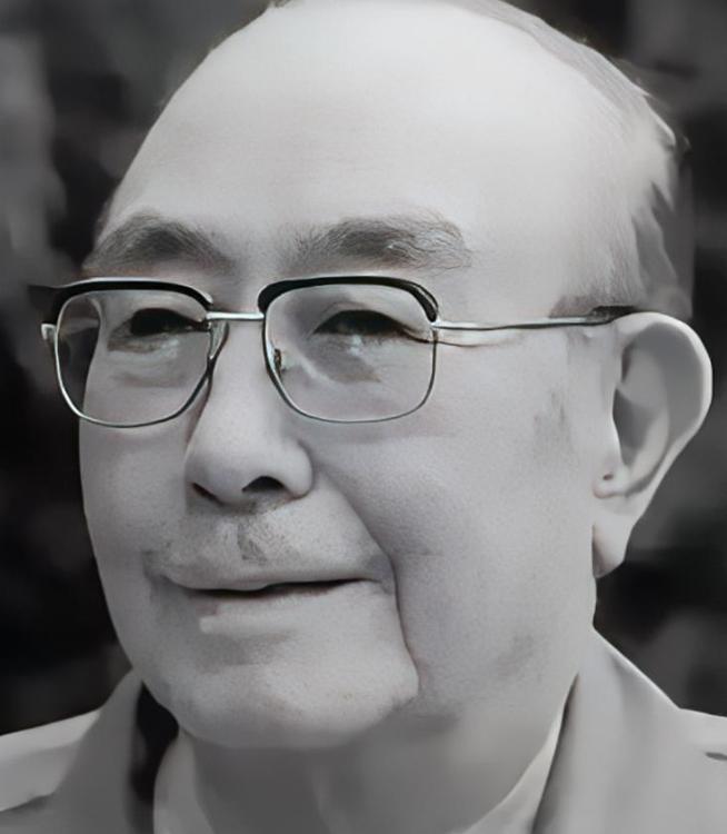 1995年，82岁的吴德病逝前，示意女儿吴铁梅靠近，用最后一丝气力叮嘱：“我这辈