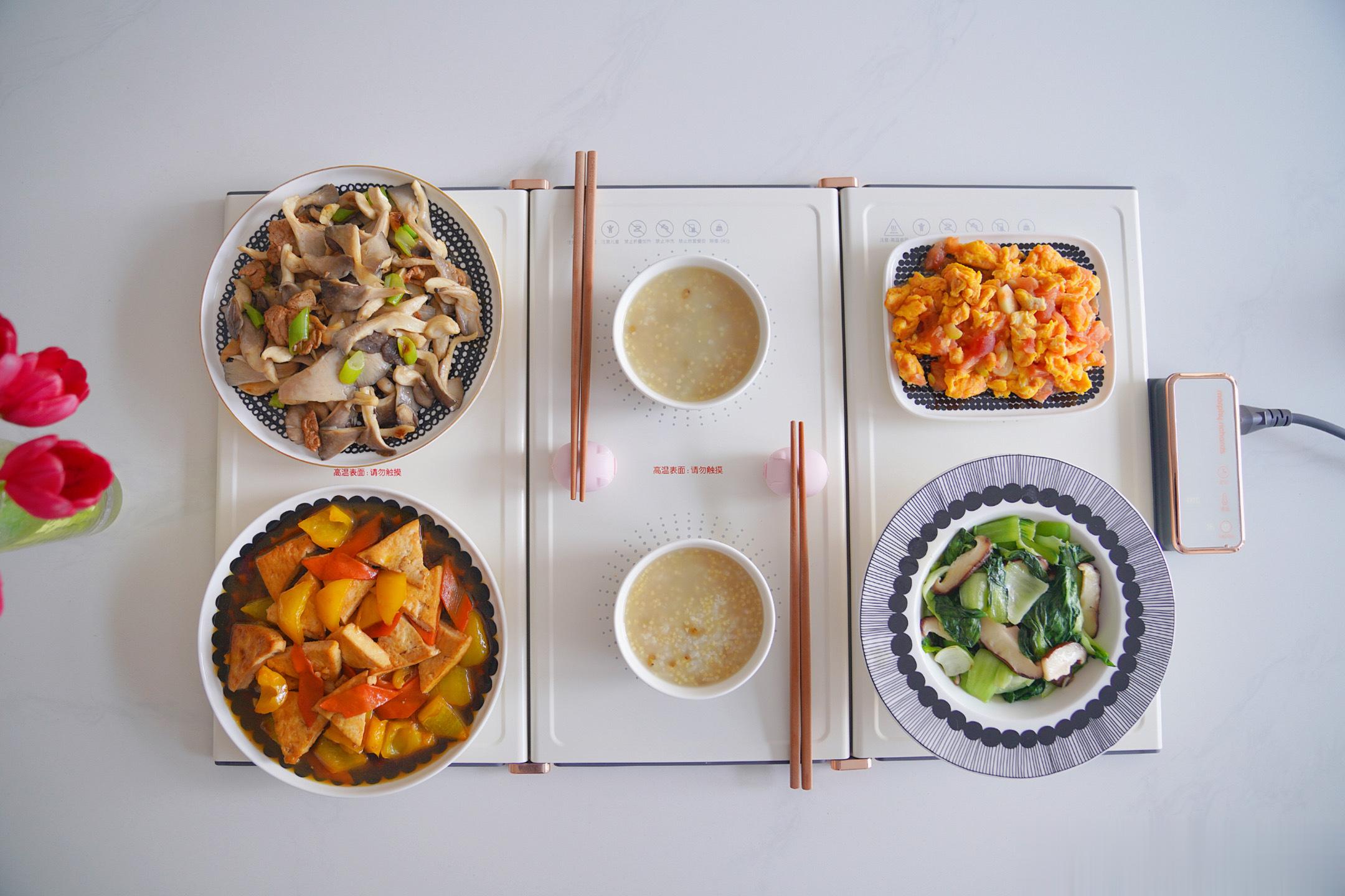 周三早午餐平菇炒肉、家常豆腐、西红柿炒鸡蛋、香菇油菜、绿豆粥~ ​​​