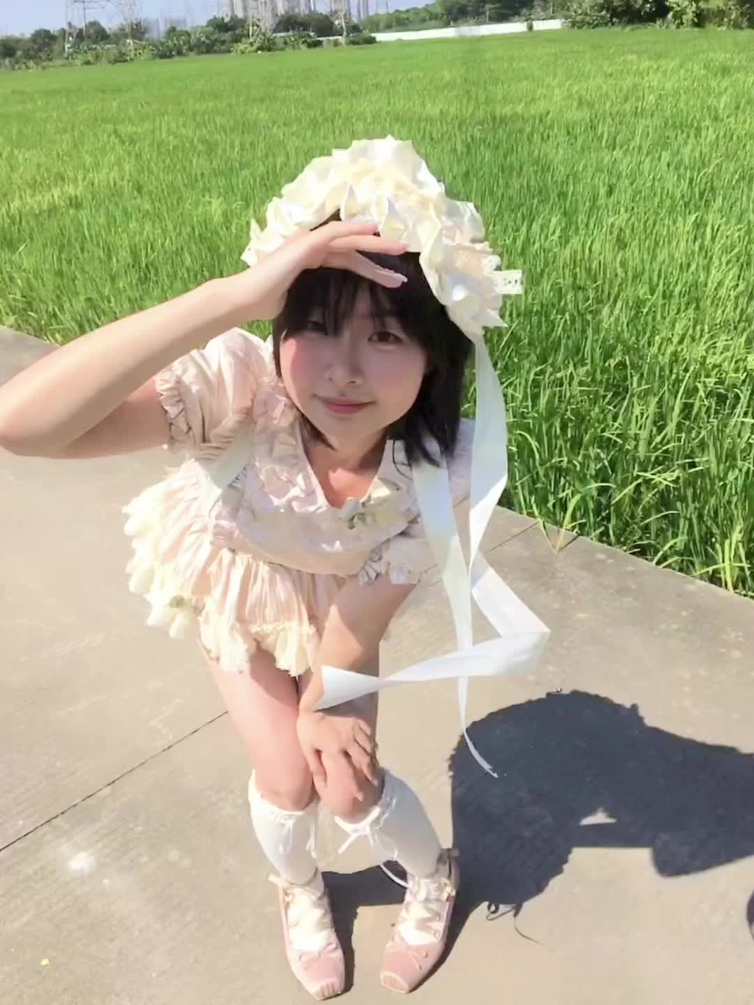 衣服穿反了不好意思(._.)