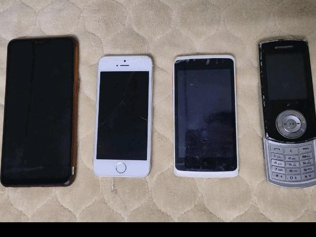 别人用三个旧智能手机，换回了一个新的茶吧几，美观又实用，真不错。
我看着家里的几