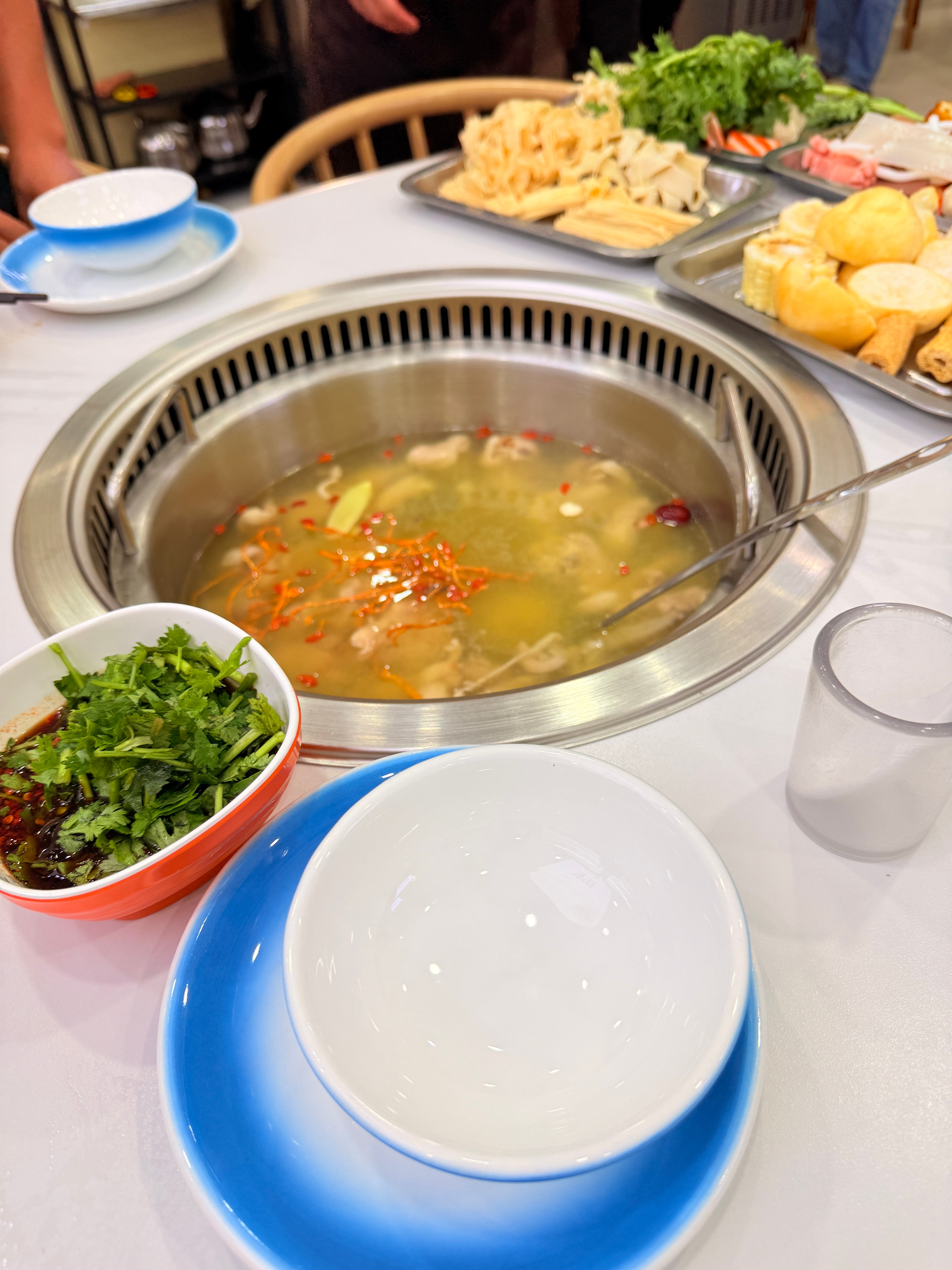 天天念叨药膳鸡 今天老板带我们来吃了
