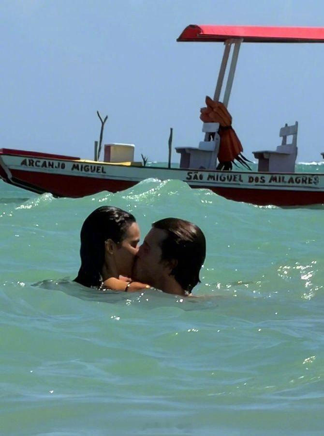 萌徳新恋情萌徳恋情 近日，“萌徳”Shawn Mendes被拍到与巴西女演员布鲁