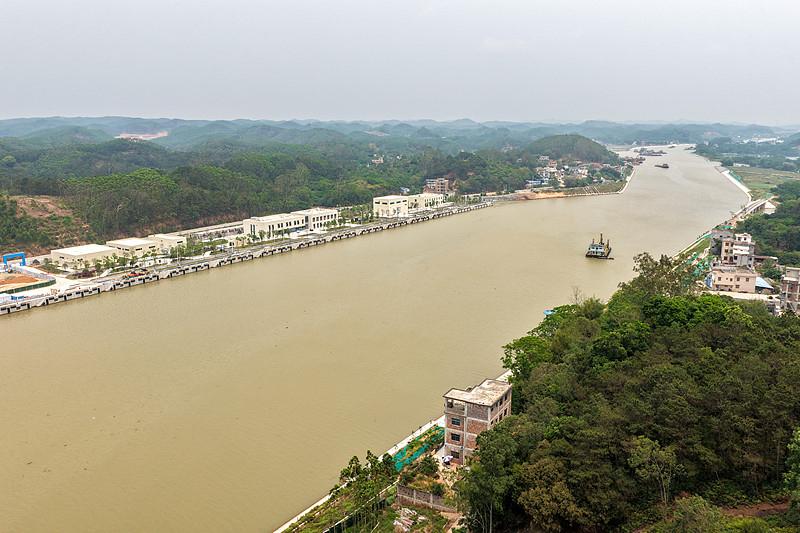 平陆运河正式通航，彻底击碎了东南亚越南、柬埔寨两国借机要挟牟利的妄想。
平陆运河