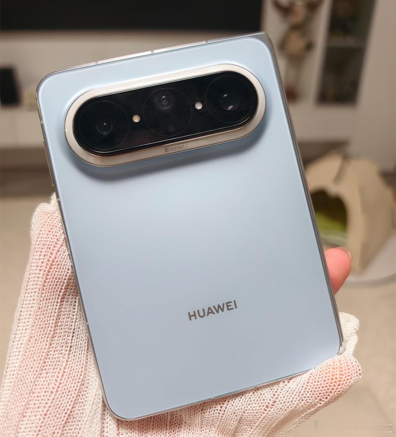 iphoneduo上手后我选华为华为Pura X Max折叠过渡顺滑自然，轻薄机