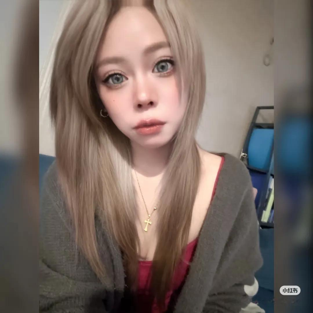 话说台湾近几年就推出了许多颜值和气质都相当不错的新晋博主，而恩就是其中之一。凭借