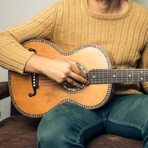 周五开盘前，分析师亿姐直接甩出最明确的答案。
指数不到4200点，任何回踩都是倒