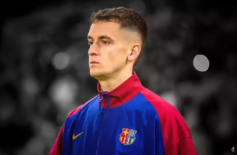 西班牙《每日体育报》消息，巴萨中场卡萨多已决定今夏离开球队，大概率将加盟沙特联赛