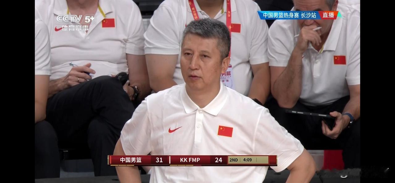中国男篮与塞尔维亚Kk FMP两场热身赛已经结束了，中国男篮取得一胜一负的战绩，