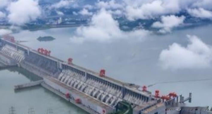 日本网友表示，如果中日战争爆发，日本第一个炸的不是中国的重要城市，而是第一个炸中