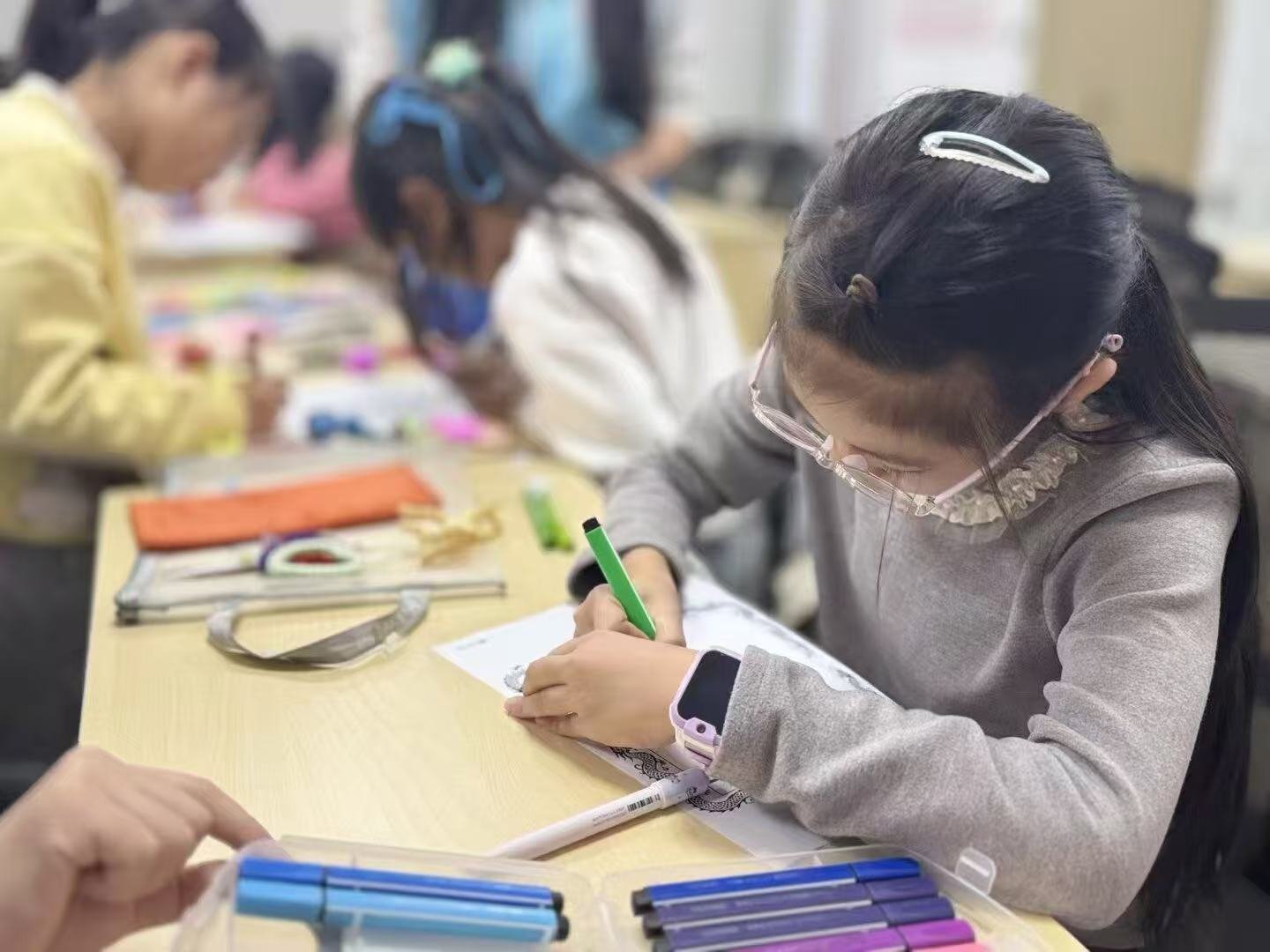 秦岭笑谈【萤火照进社区里：当“欢萤学堂”成为温暖邻里的那盏灯】青春三下乡感悟中的