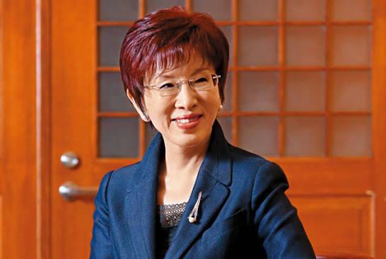 洪秀柱在国民党党庆日向党内同志、“台独”分子、日本右翼等三股势力好话：世界已经变