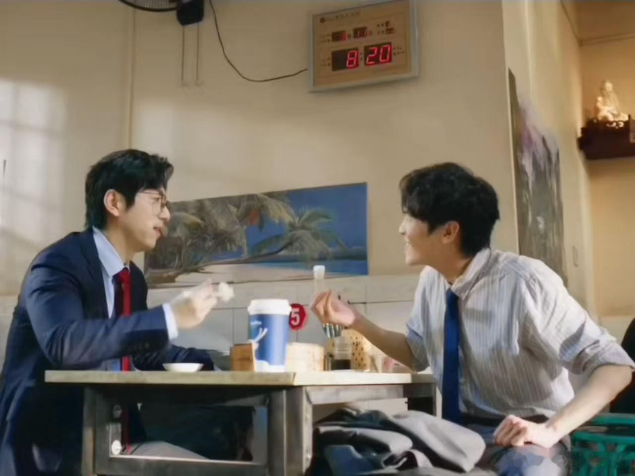 工作动力全是上班搭子刘奔给的张若昀在片场被猴儿瞪了张若昀对手戏演员是真猴儿