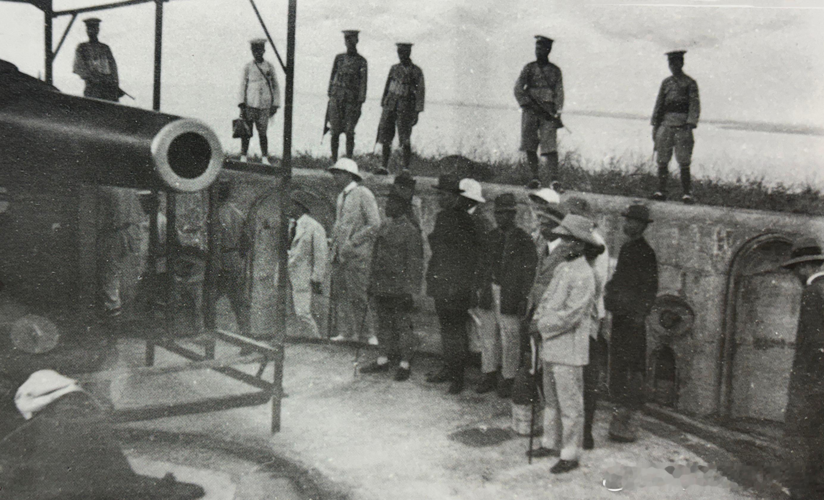 1923年10月23日孙中山与苏联代表在虎门沙角视察沿江炮台历史影像