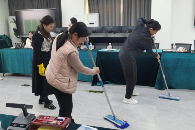 破除“小散乱”，家政新规直击行业堵点难点