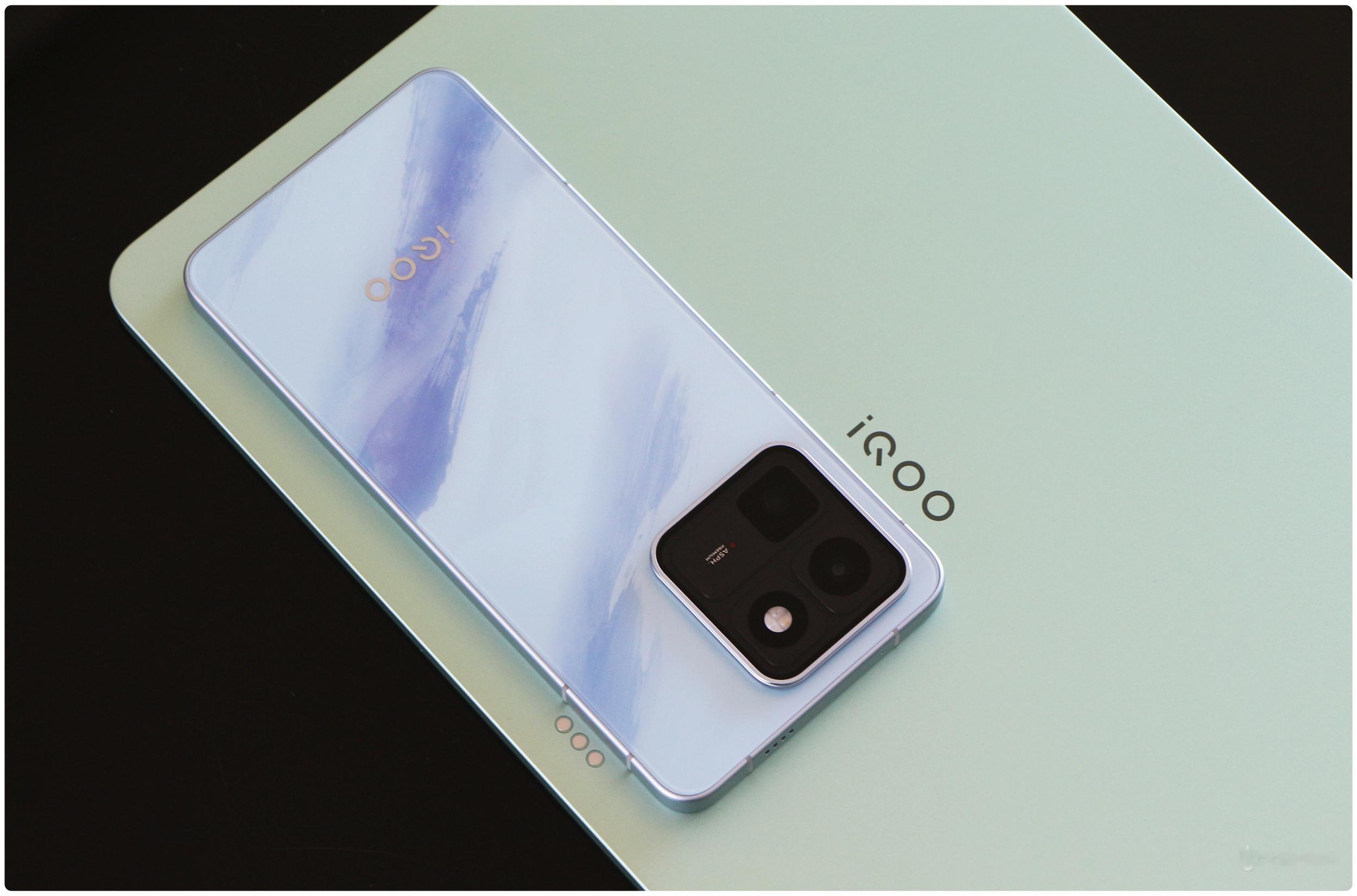 提前给大家看看马上要发的 iQOO 15T 和 iQOO Pad6 Pro【曼岛