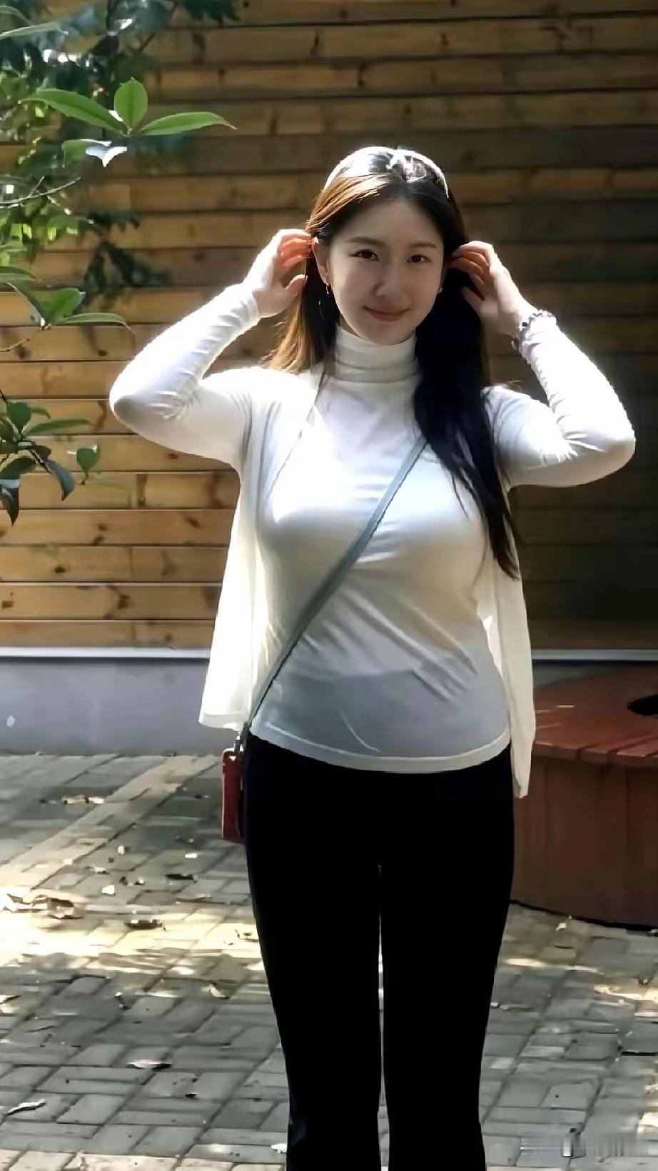 世界那么大，
多想去看看。
钱包那么小，
根本走不了。